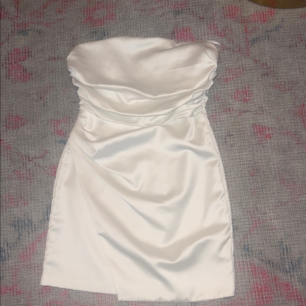 DO+BE White Strapless Satin Mini Dress